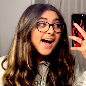 Meet your Posher, Avah